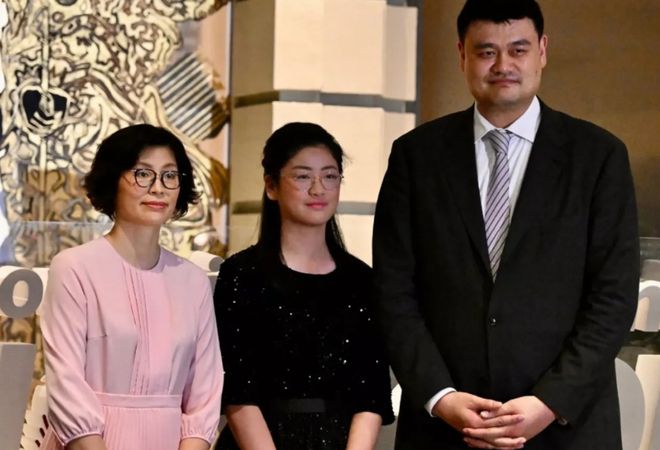 叶莉：姚明妻子，曾接棒姚基金理事长，现官宣退出