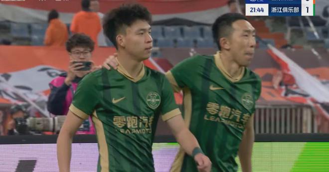 泰山队主场4-2胜浙江暂解下课危机，下轮客战海港又是考验