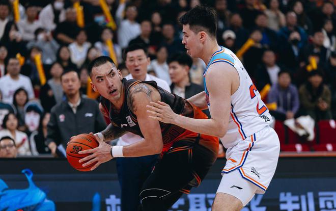 CBA季后赛山东男篮出局内幕：高诗岩点名批评陶汉林战术问题