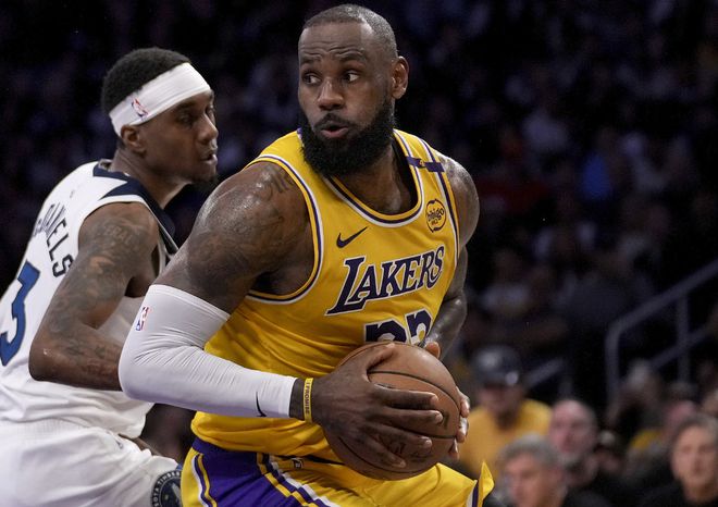 NBA季后赛激战正酣：湖人惜败森林狼，詹姆斯燃尽能否晋级？苏群给出答案