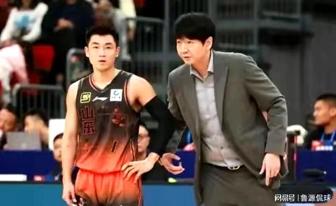 山东男篮内讧曝光：高诗岩公开质疑陶汉林执行战术能力，球队更衣室矛盾引热议