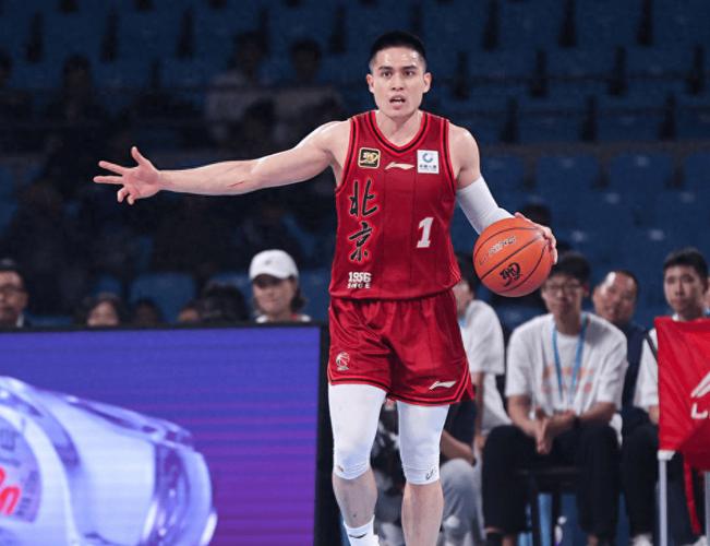 CBA 季后赛半决赛：北京客场胜山西，陈盈骏关键发挥周琦带伤作战
