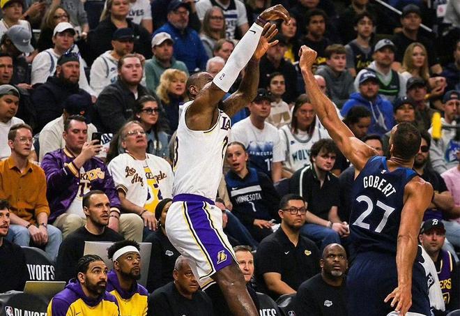 4月28日NBA季后赛首轮G4：森林狼主场迎击湖人，湖人处境危急